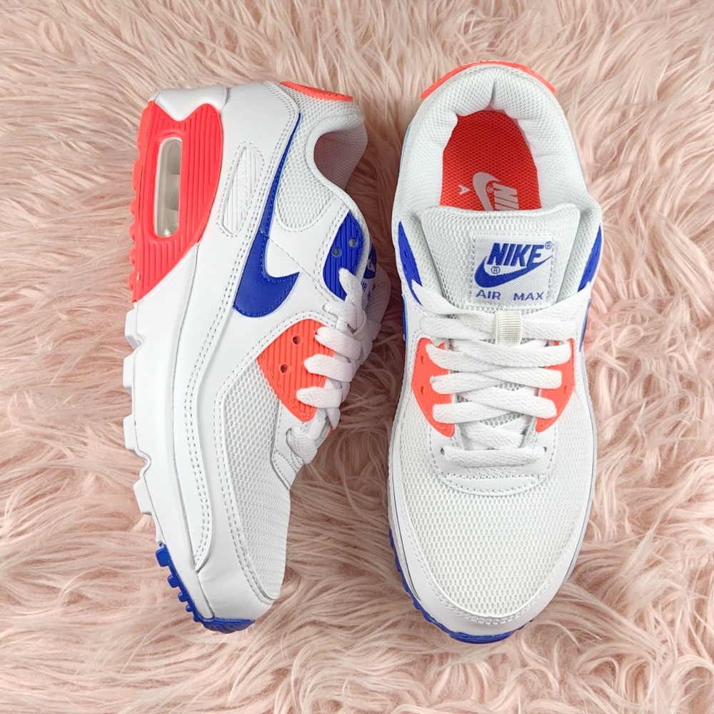 New Nike Women’s Air Max 90 - Picture 3 of 10